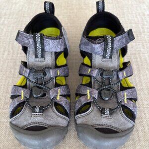 KEEN Seacamp II CNX Kids Sandals.  Boys Size 2